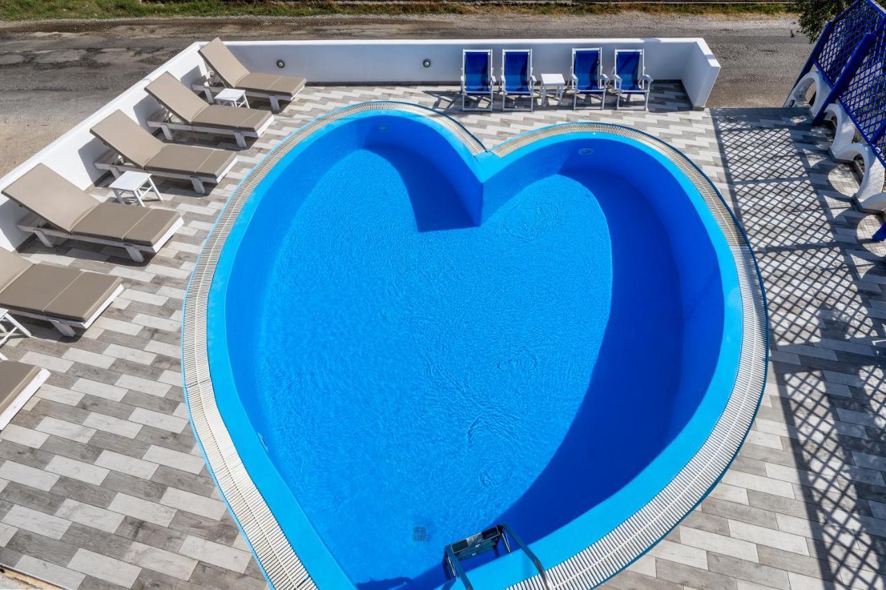 Honeymoon Beach Studios Perivolos  Dış mekan fotoğraf